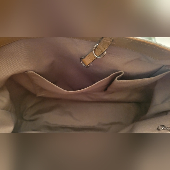 COACH EUC 07'  LEATHERWARE SHOULDER BAG CREAM/BRWN/SLVR 10×12 ARM CANDY - Picture 12 of 15